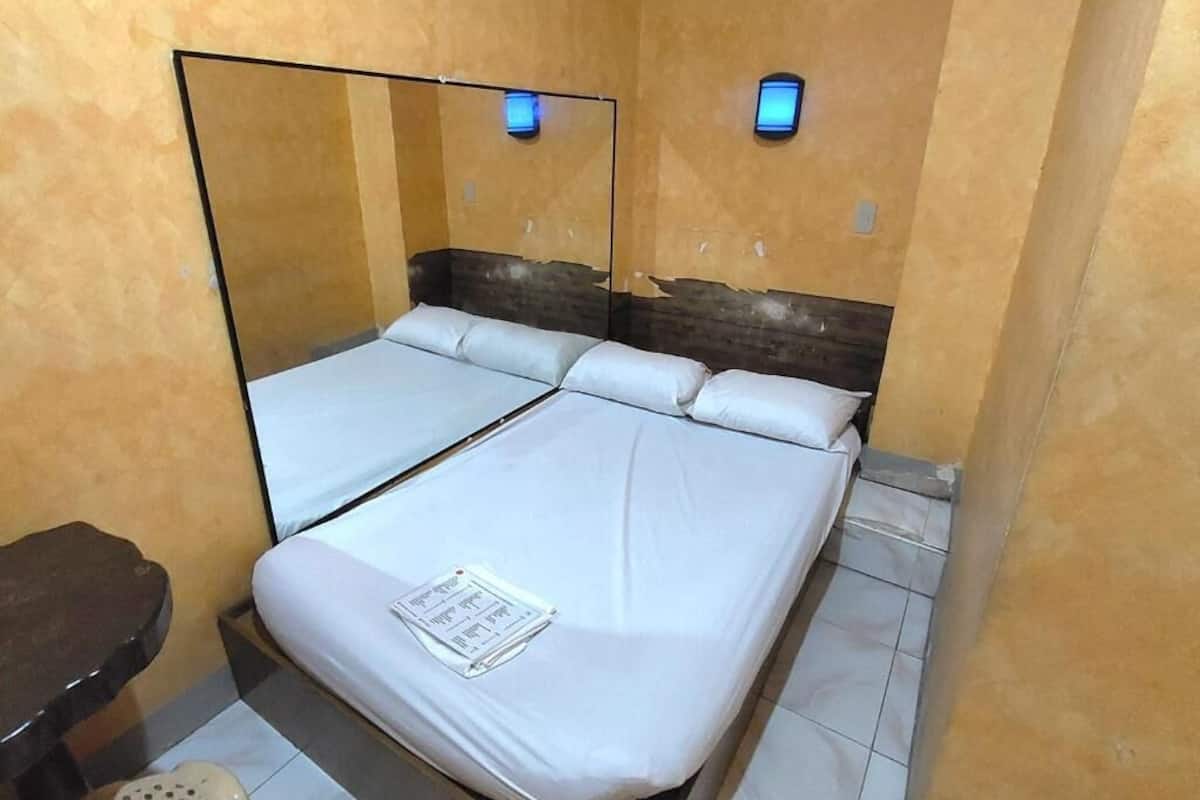Standard Double Room | Peti besi dalam bilik, Wi-fi percuma 