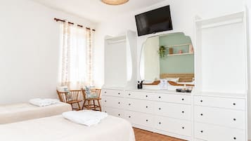 1 slaapkamer, een strijkplank/strijkijzer, wifi, beddengoed