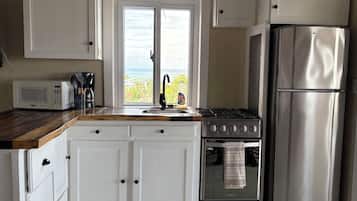 Superior Studio, Sea View, Oceanfront | Dapur peribadi
