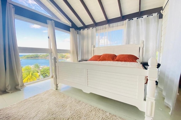 Ocean View, King Suite | WiFi (free), bed sheets