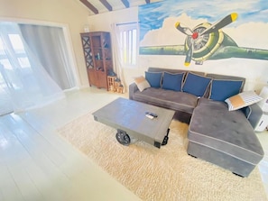Superior Studio, Sea View, Oceanfront | Living area - soleabythesea (Roatan)