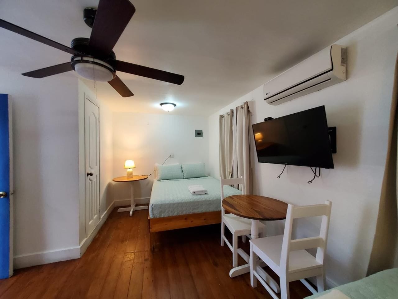 Solea, 3 Bedrooms, Queen | Wi-fi (inkludert) og sengetøy