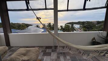 Balcony, Ocean View Suite | Unterkunftsgelände