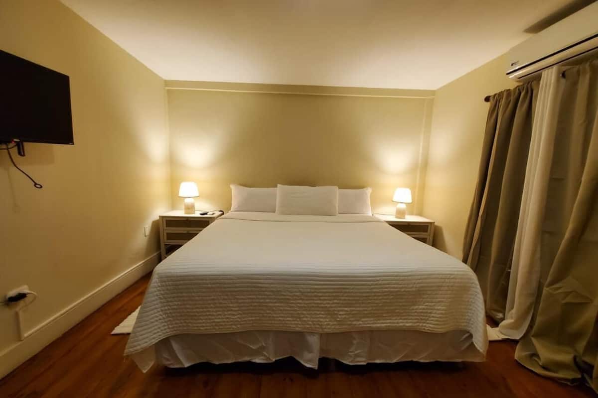 Solea, King Room | WiFi (free), bed sheets