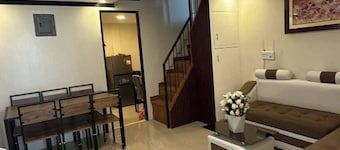 Sunny Villa