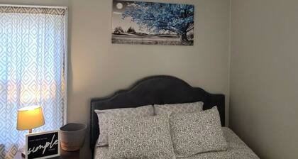 YOURCozy 3-bedroom Kenmore Retreat/located near Niagara Falls,safe/comfort/clean