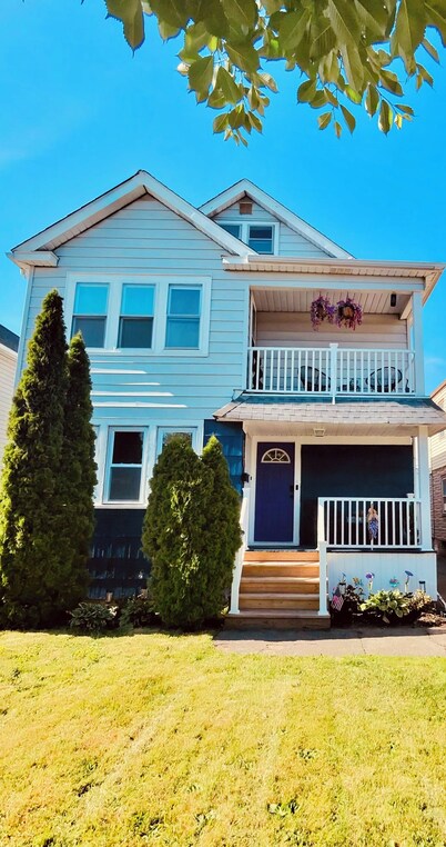YOURCozy 3-bedroom Kenmore Retreat/located near Niagara Falls,safe/comfort/clean