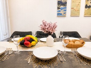 Dining - Vrbo Property (台東区)