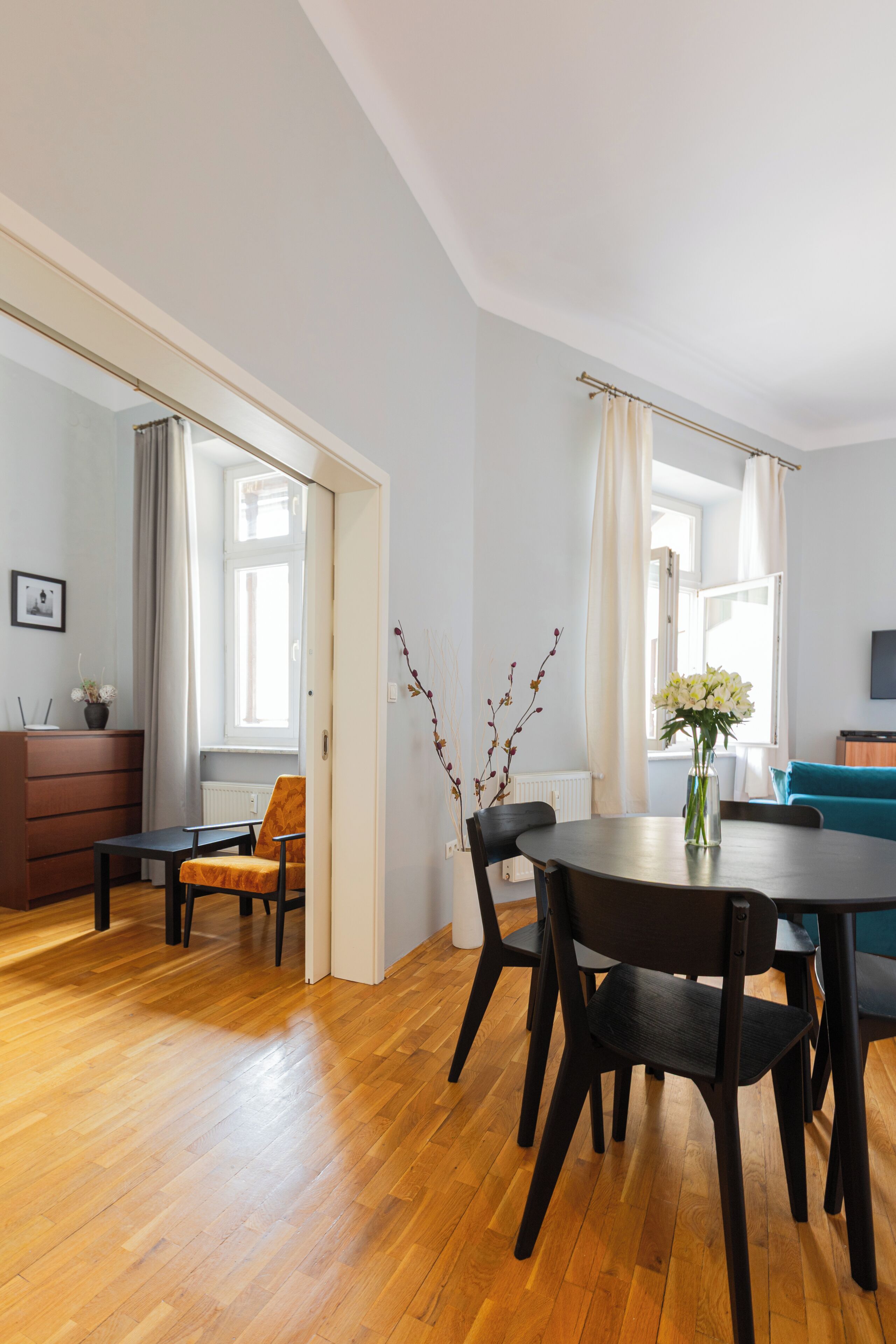 Apartment (3/19A) | Living room | 42-inch flat-screen TV with digital channels