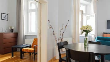 Apartment (3/19A) | Living room | 42-inch flat-screen TV with digital channels