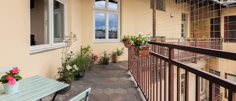 Apartment (3/22) | Outdoor dining