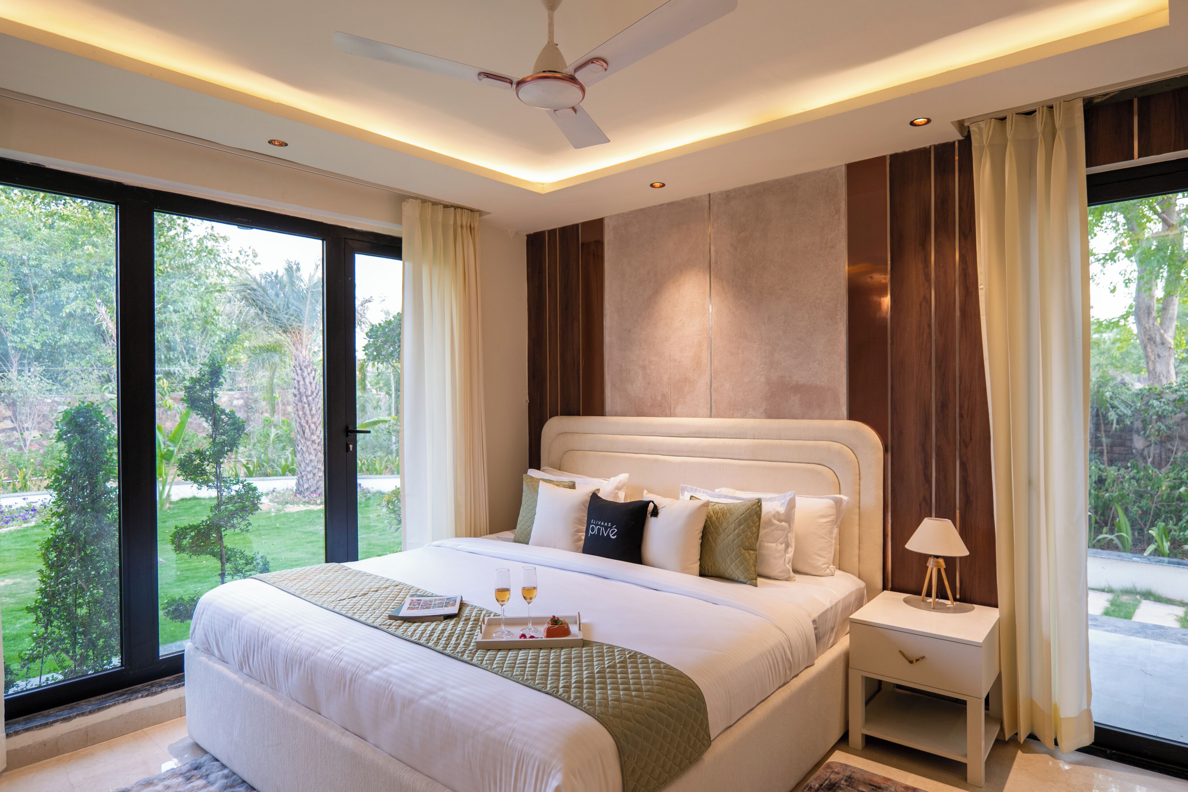 Luxury Villa | Iron/ironing board, free WiFi