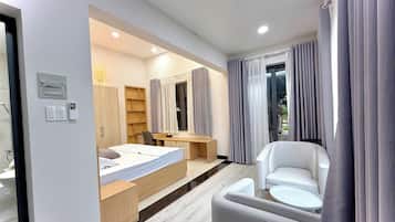 Desk, laptop workspace, free WiFi