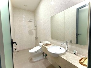 Bathroom - Bao Ong Thien Retreat (Thai My Commune)