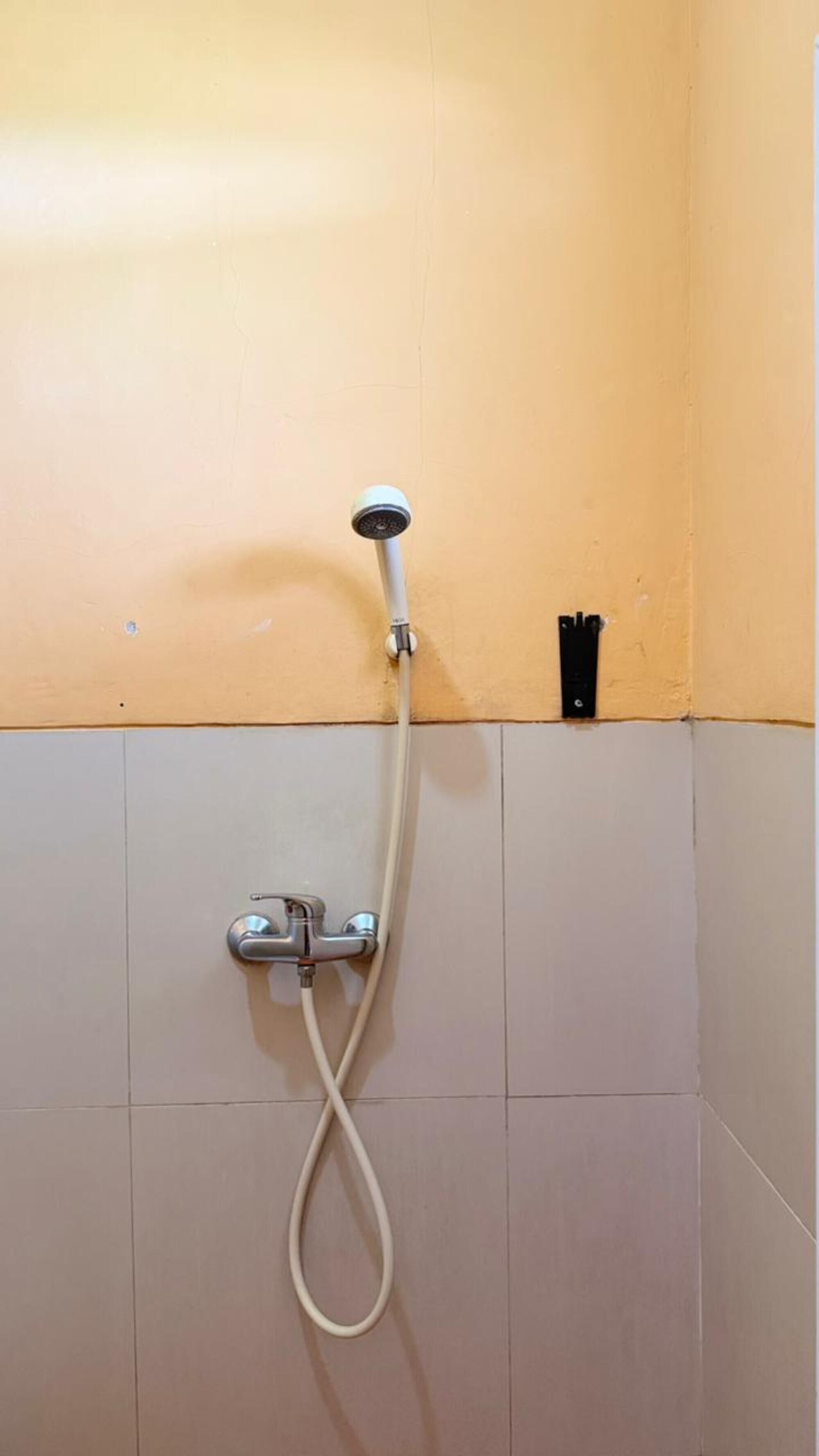 Kamar Double Superior | Kamar mandi | Shower dan handuk