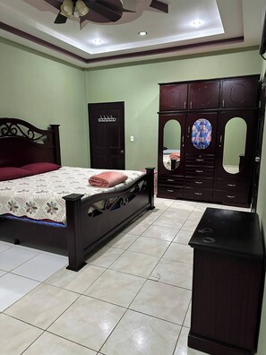 Room - Casa Playa Cieneguita (Puerto Cortes)