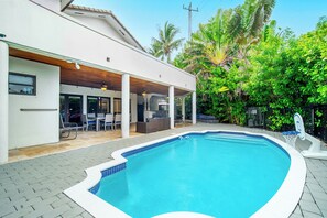 Pool - 6BR Spacious Miami Shores, Private Pool, Home Cinema, Grill (Miami Shores)