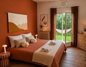 5 bedrooms, travel cot, free WiFi, bed sheets