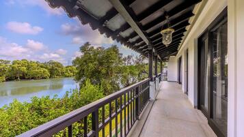 Deluxe Villa | Property grounds