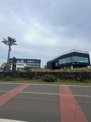 Basic Studio | Exterior - Plott Archive Jeju (Cheju)