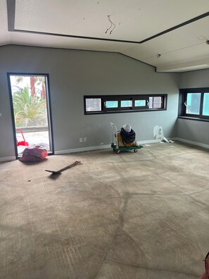Basic Studio Suite | Fitness facility - Plott Archive Jeju (Cheju)