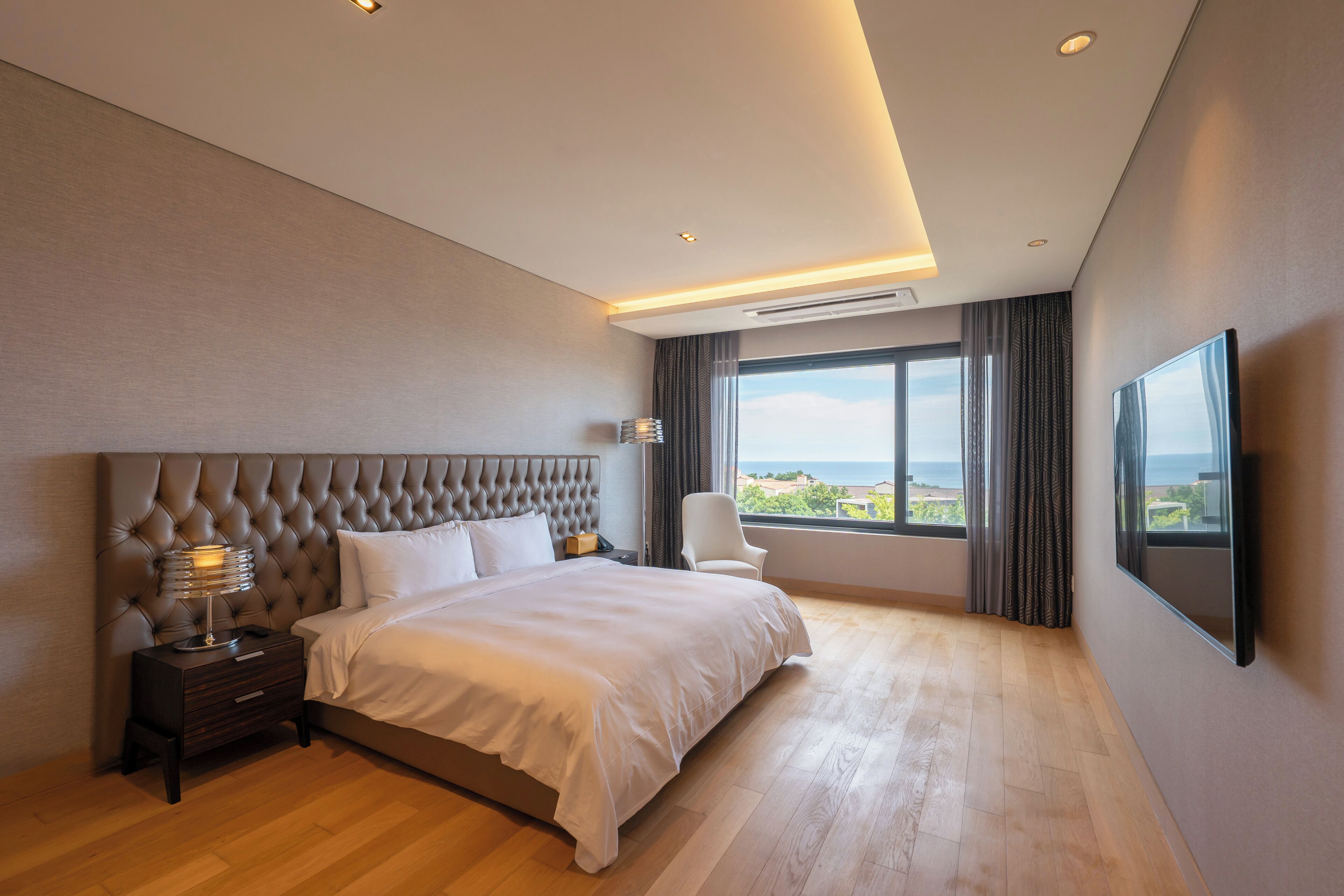 In-room safe, blackout curtains, soundproofing, free WiFi
