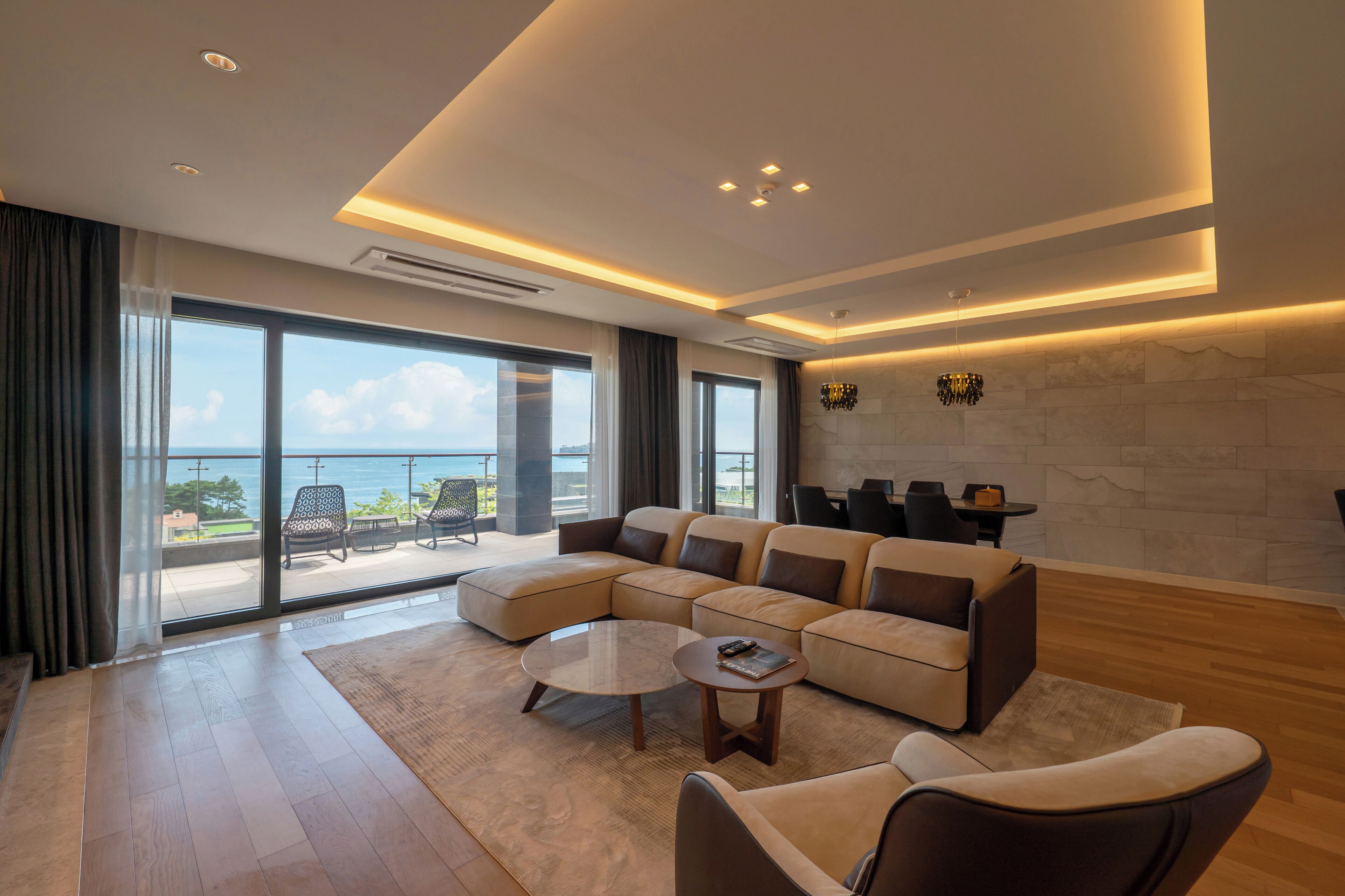 Presidential Suite, Balcony, Ocean View (O'REVE Hot spring Entry Ticket per stay per room 4 adults) | ภายใน