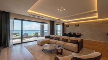 Presidential Suite, Balcony, Ocean View (O'REVE Hot spring Entry Ticket per stay per room 4 adults) | ภายใน