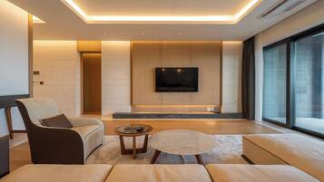 Presidential Suite, Balcony, Ocean View (O'REVE Hot spring Entry Ticket per stay per room 4 adults) | บริเวณนั่งเล่น