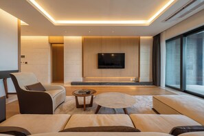Presidential Suite, Balcony, Ocean View (O'REVE Hot spring Entry Ticket per stay per room 4 adults) | Oppholdsområde