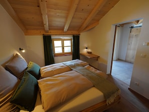 2 soverom og sengetøy