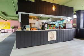 Dining - YOUNG Learning Hotel (Rijswijk)