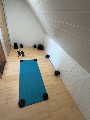 Fitness facility - Country House with Pool & 2 Fireplaces | Sleeps 10 | Huge Garden Near the Spreewald (Heideblick)