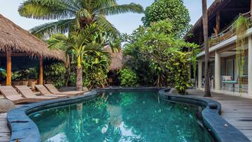 2 kolam renang outdoor