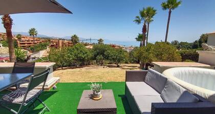 House - Sleeps 8 - Hot Tub - Beach Access
