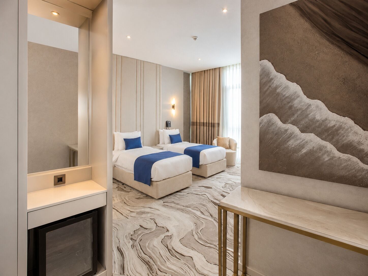 Chambre supérieure avec lits jumeaux, balcon | Minibar, accès au Wi-Fi (inclus), literie fournie