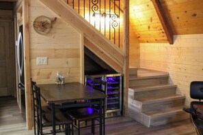 Dining - Mohawk Vista A-Frame Cabin (Blairsden-Greagle)