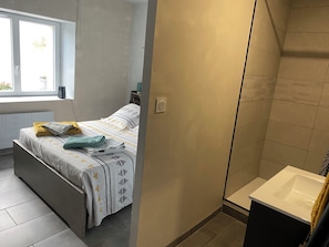 Room - Farm with a pool (Maslives)
