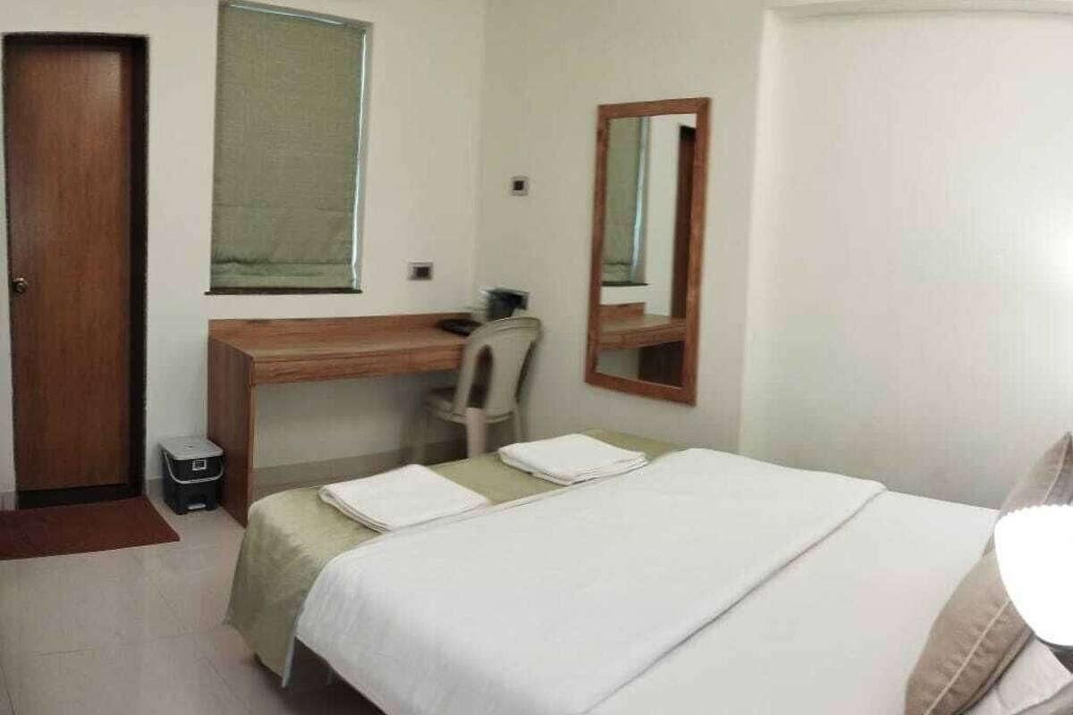 Deluxe Room | Desk, laptop workspace, free WiFi