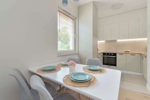 Dining - Cosy Apartment with Garden | Parking (Władysławowo)