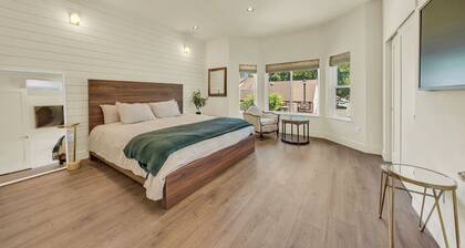 UC Davis Luxury 3BR Apartment King Bed Elevator Covered Parking