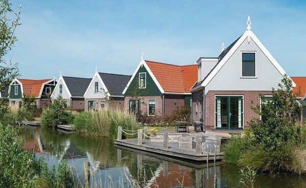 Exterior - Holiday Home in Uitdam With Sauna (Uitdam)