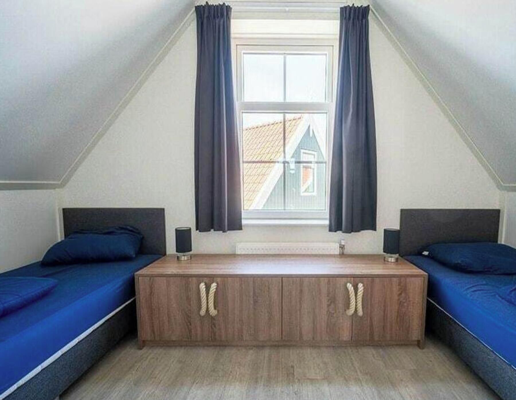 House | 3 bilik tidur, dilengkapkan perabot secara berasingan 