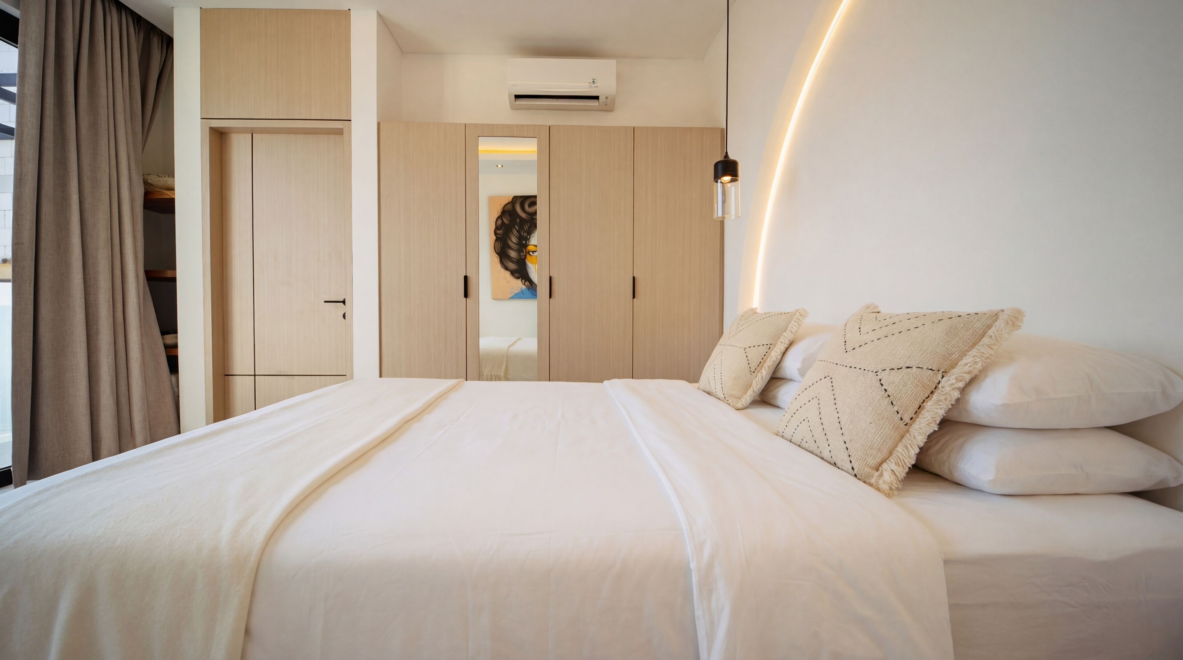 2 bedrooms, in-room safe, iron/ironing board, WiFi (free)