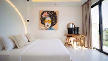 2 bedrooms, in-room safe, iron/ironing board, WiFi (free)