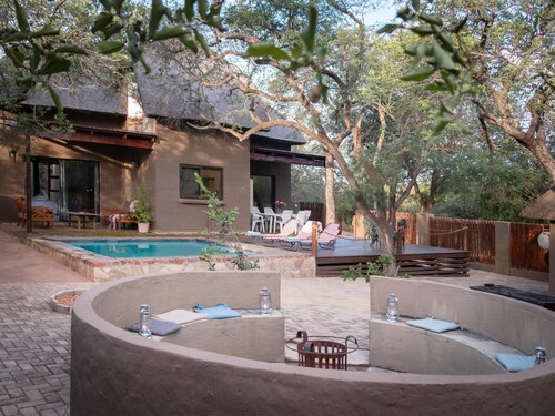 Nkanyi Wildlife House and Cottage