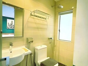Gratis toiletartikler, håndklæder, Toiletpapir
