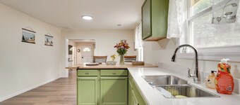 Historic Louisville Steps Away! Work & Play Home
