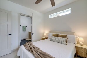 Room - Knoxville Home Base! 3 Mi to Med Cntr & UT Campus (Knoxville)