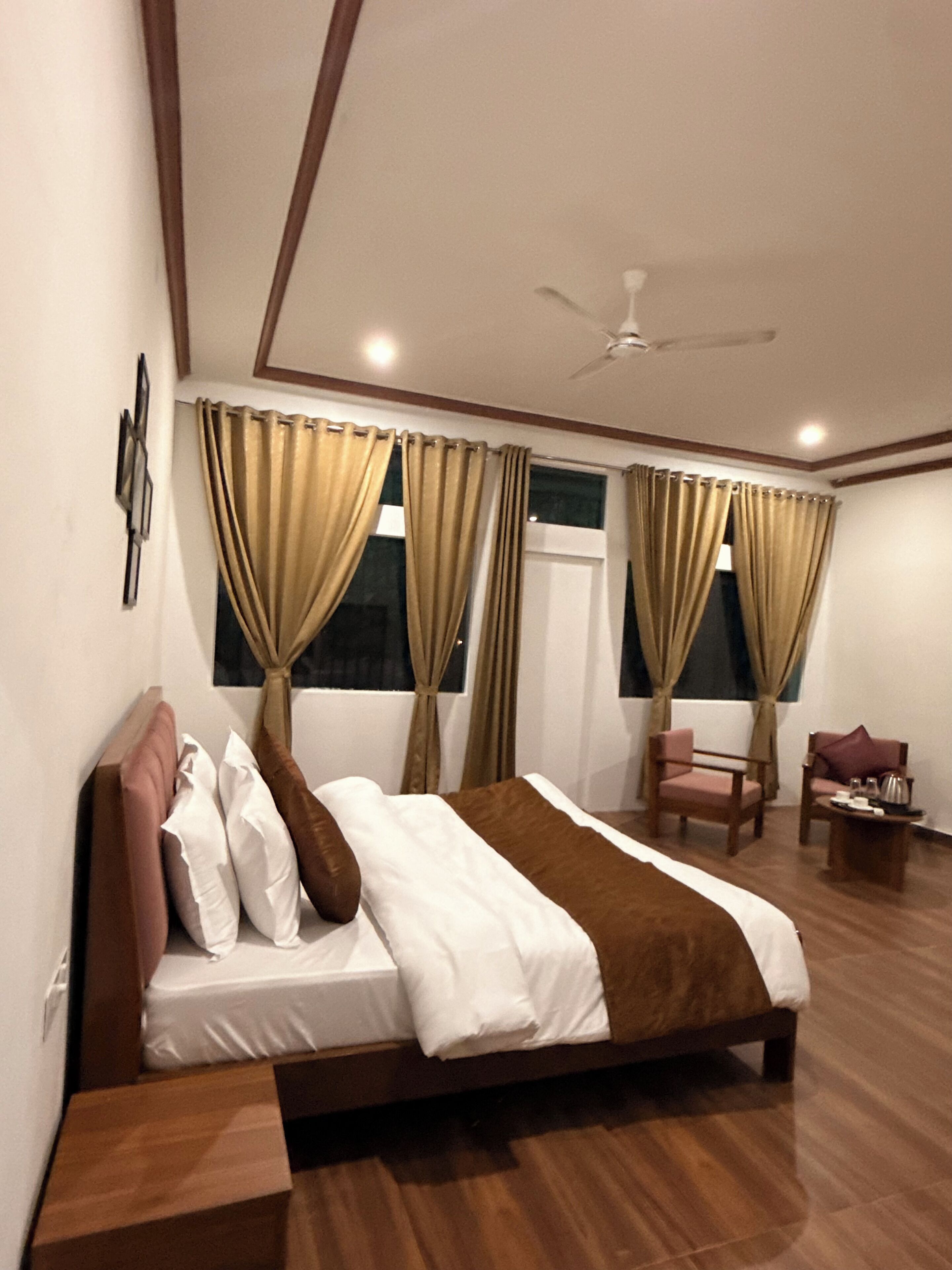 Deluxe Double Room, Balcony, Mountain View | Desk, laptop workspace, soundproofing, iron/ironing board